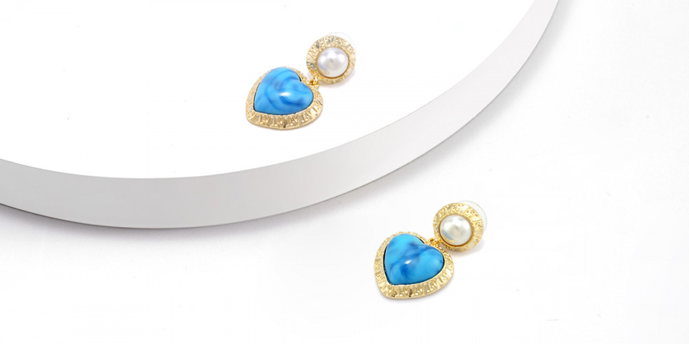 Love Shape Blue Earring